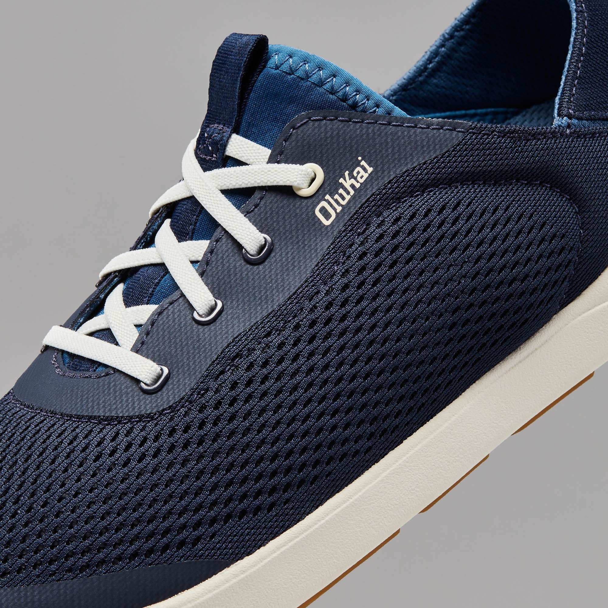 Moku Pae – Trench Blue / Off White