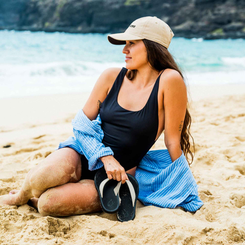 ‘Ohana  –  Ecru / Black