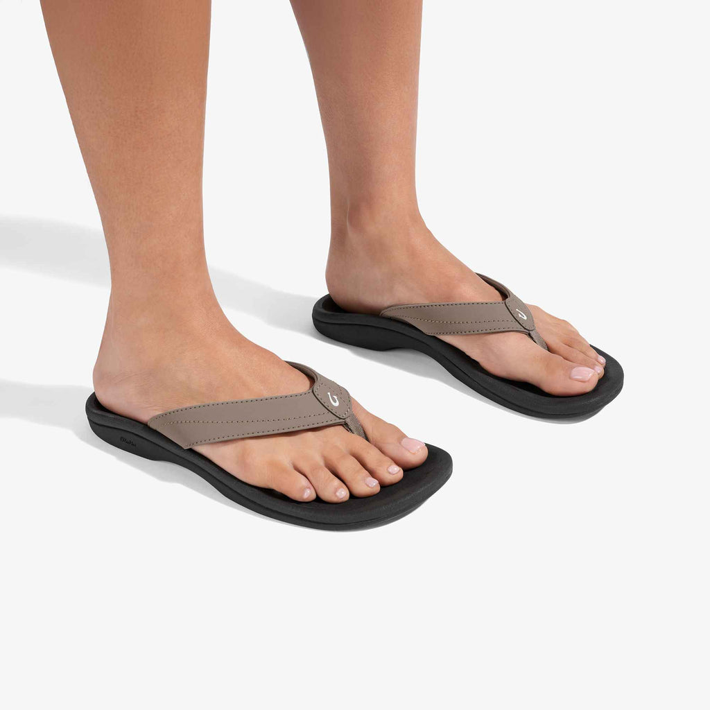 ‘Ohana  –  Warm Taupe / Black
