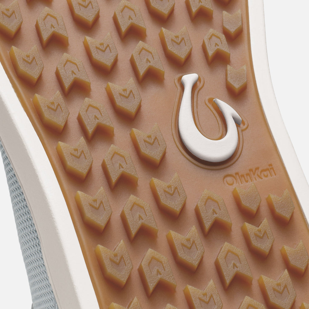 Kiahuna  –  Cloud Grey / Tan